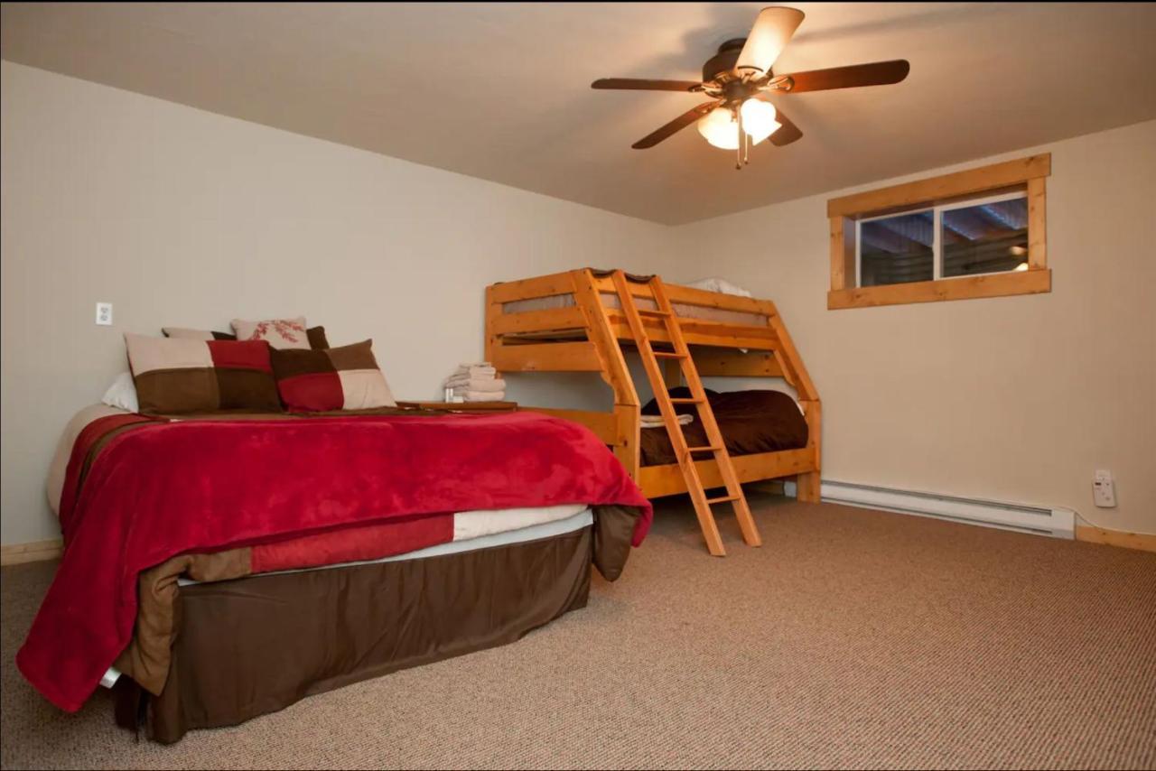 Private Room In Cozy Townhouse 브레켄리지 외부 사진