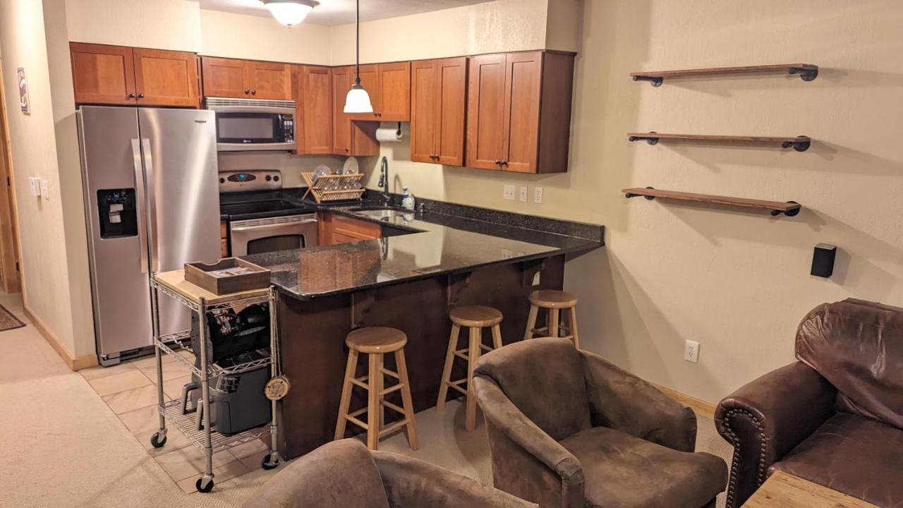 Private Room In Cozy Townhouse 브레켄리지 외부 사진
