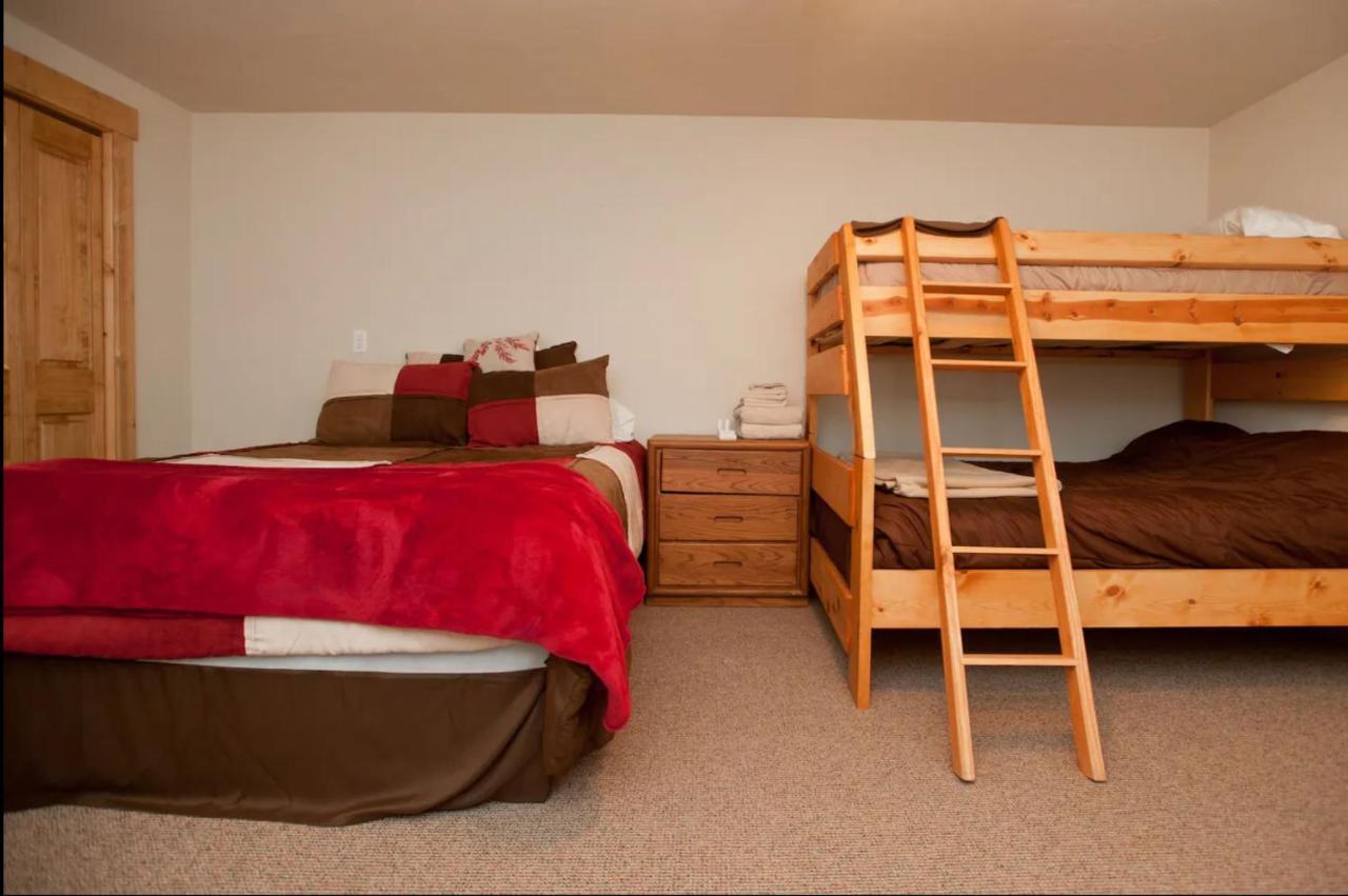 Private Room In Cozy Townhouse 브레켄리지 외부 사진